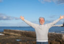Why Coastal Lifestyles Encourage Seniors to Age at Home Longer